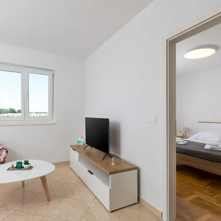 Apartment Dolores Cervar Porec Exterior photo