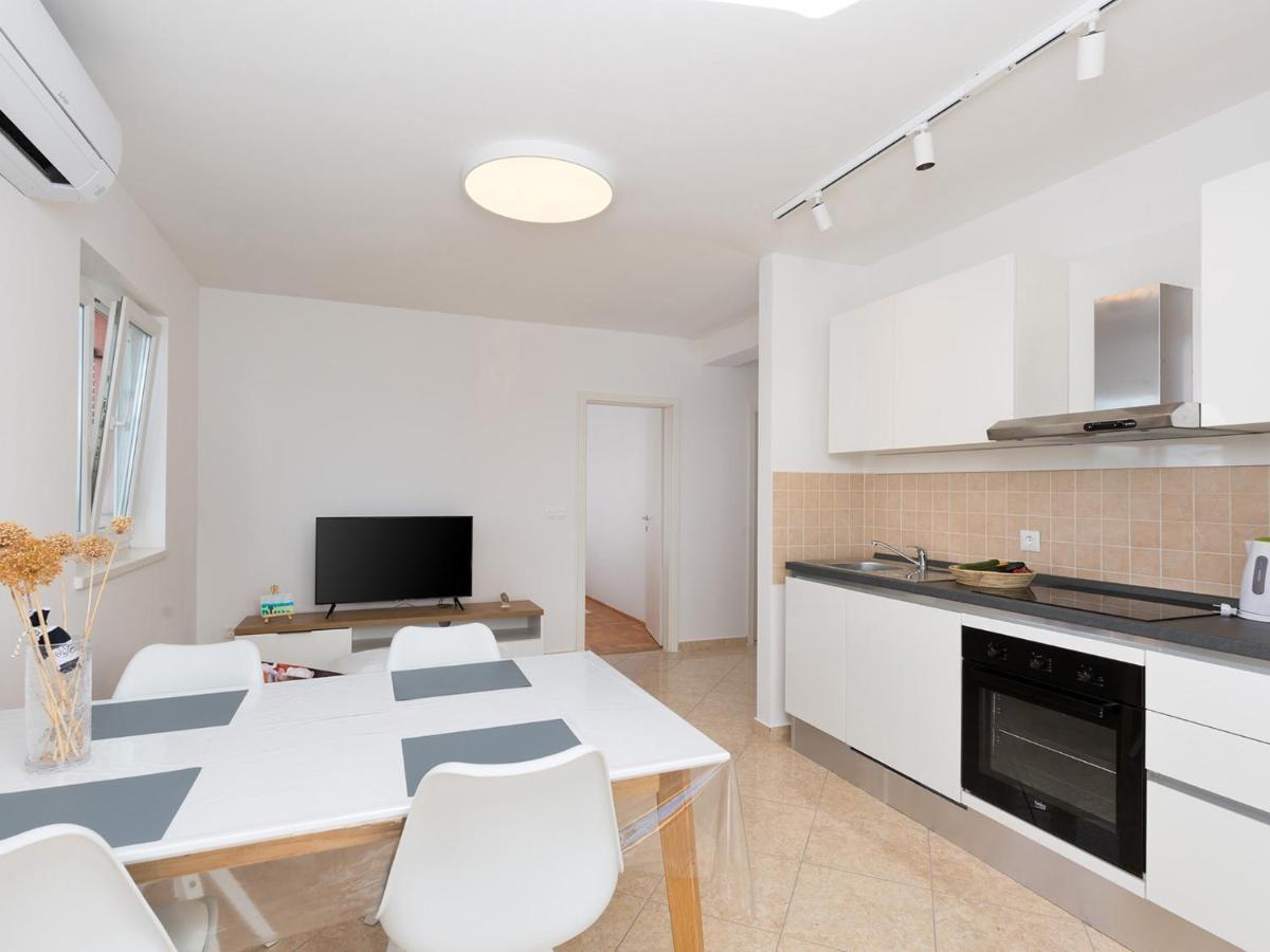Dolores Cervar Appartement